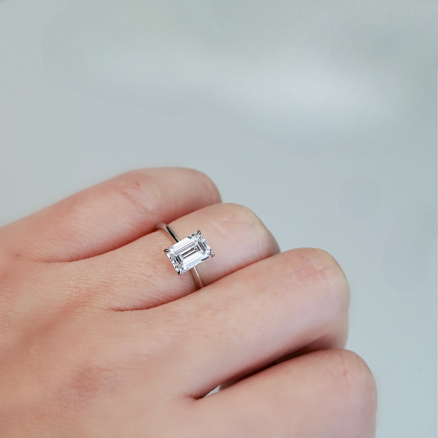 AGNES 祖母綠形培育鑽石戒指托 | 經典四爪漸細戒圈配鑲鑽底托 (18K金/鉑金) - TM0131EMHH