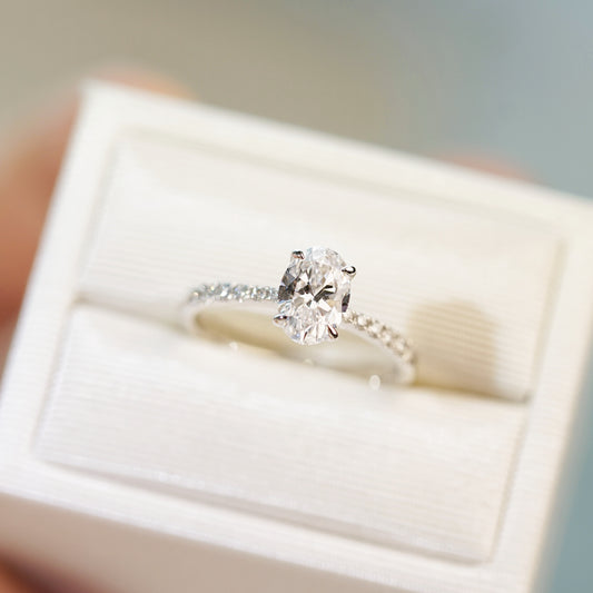 BASIA 橢圓形培育鑽石戒指托 | 漸幼排鑽戒圈 (18K金/鉑金) - TM0923OV