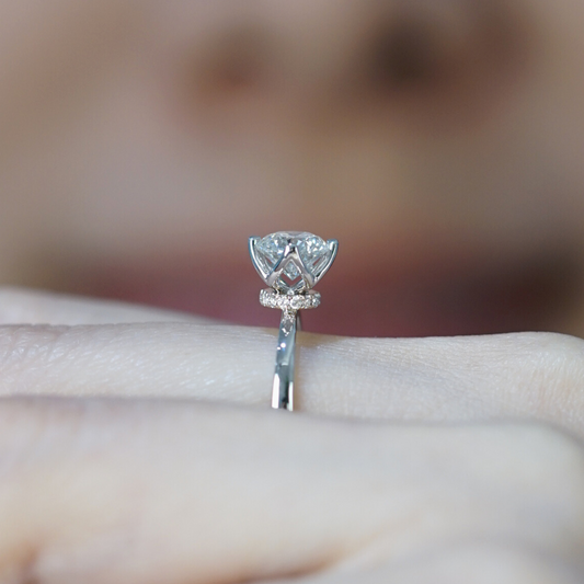 RACHEL 培育鑽石戒指托|隱藏皇冠鑲座配碎鑽設計(18K 金/鉑金)– TM0267