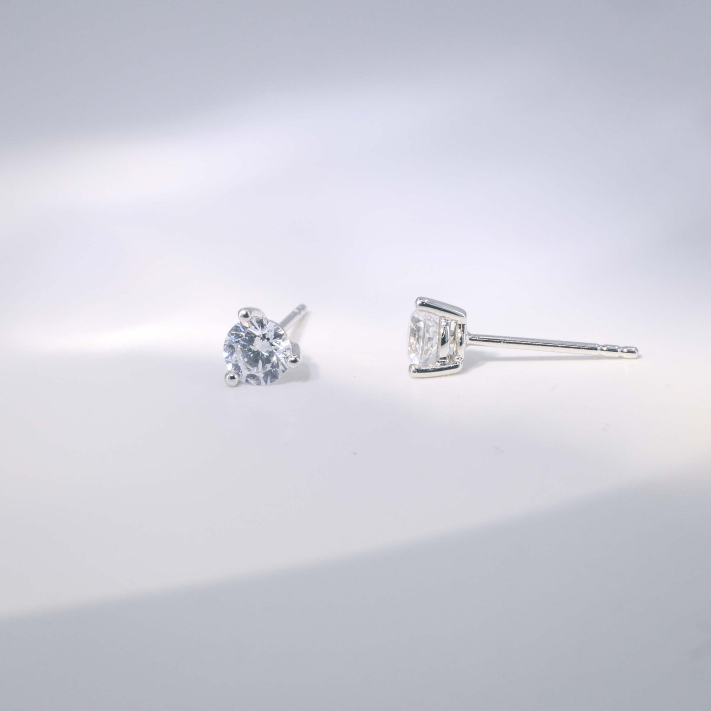 18K金3爪單粒培育鑽石耳環 <總數 0.40ct - 3.00ct+>