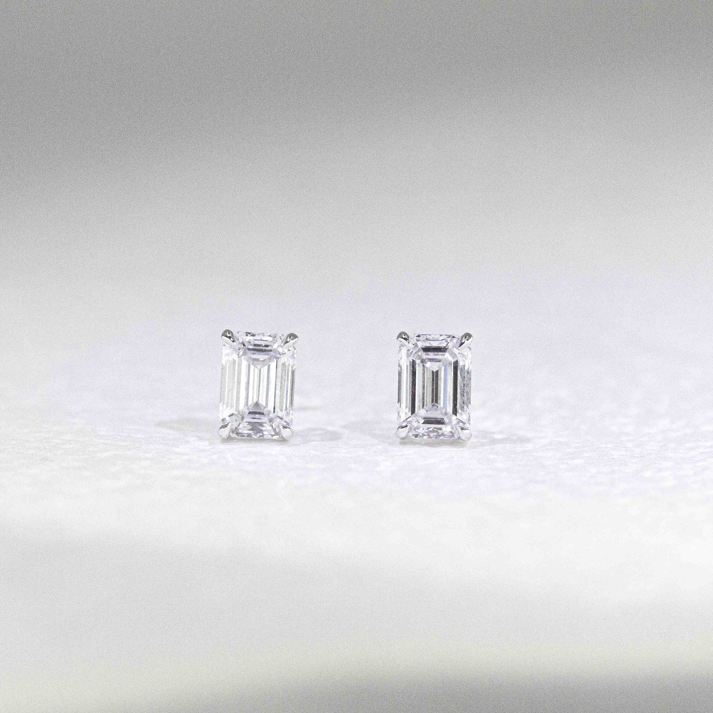 18K金祖母綠形培育鑽石耳環 <總數 0.40ct - 3.00ct+>