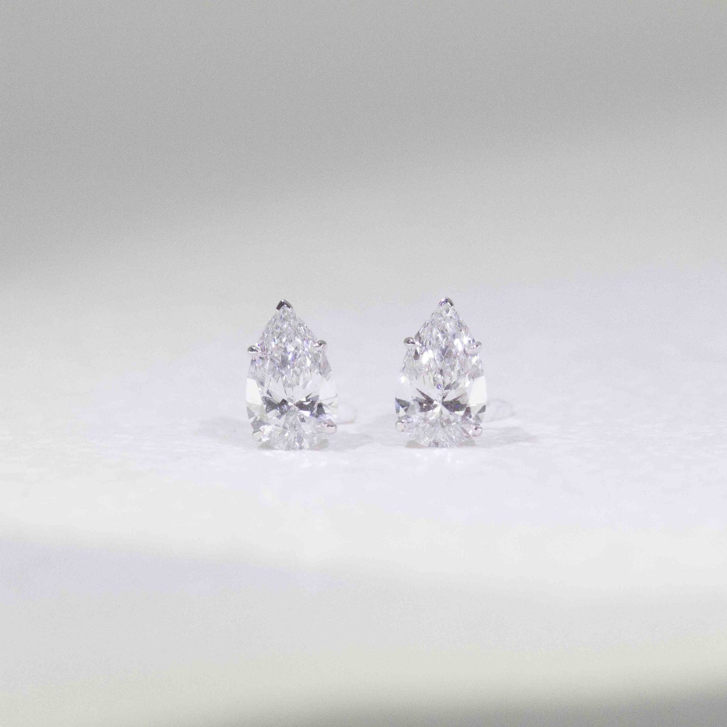 18K金梨形培育鑽石耳環 <總數 0.40ct - 3.00ct+>