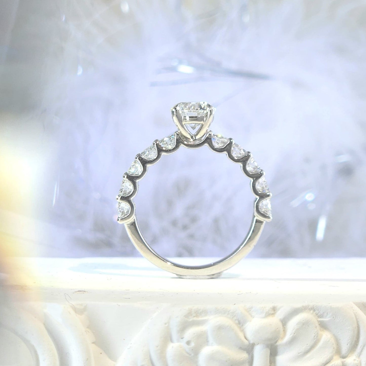 現貨 18K金 1.00cts 圓形培育鑽石戒指 (BELLA - R24810RDA)