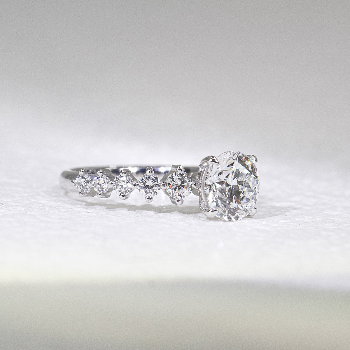 In-Stock PT950 1.01cts Round Shape Lab Grown Diamond Ring (CAROLINE - R24819RDA)