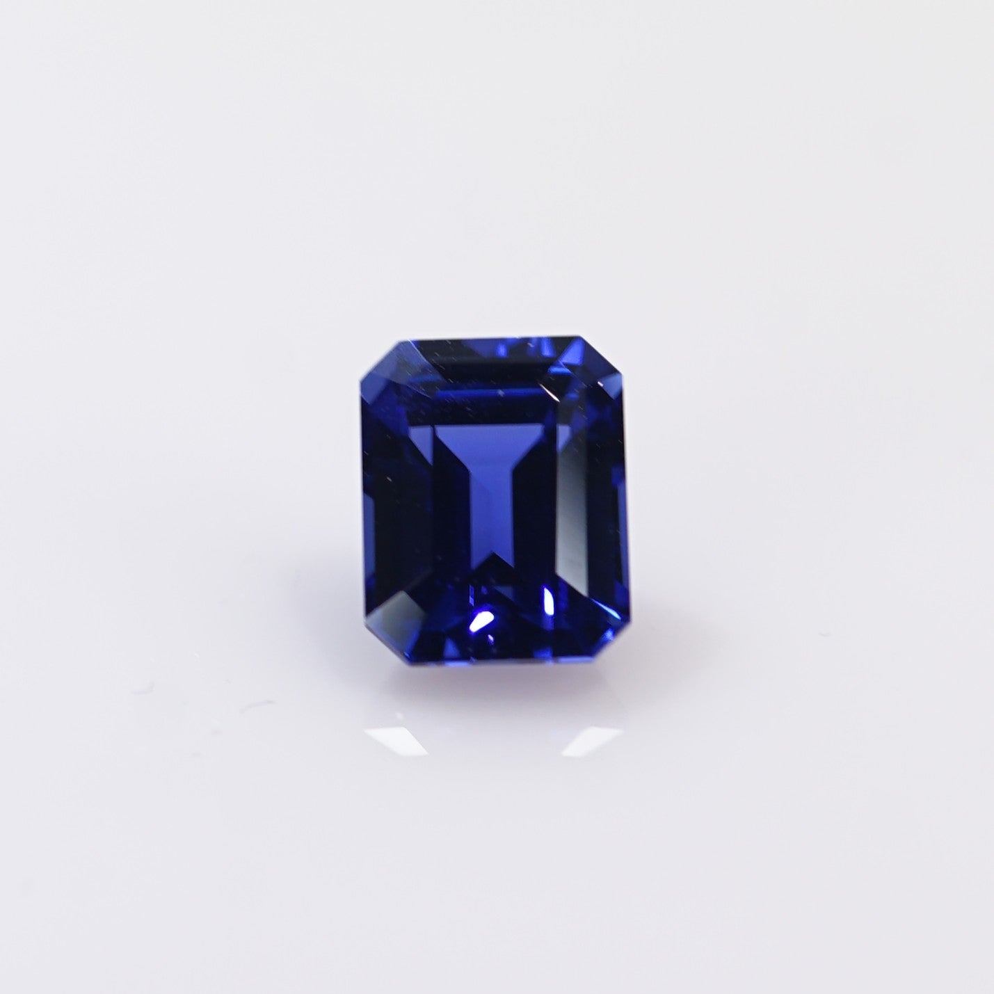 3.38cts 現貨培育藍寶石 - 祖母綠形