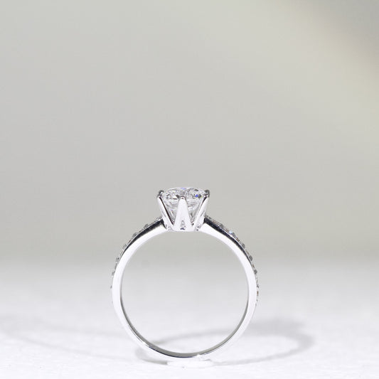 In-Stock PT950 2.06cts Round Shape Lab Grown Diamond Ring (AMABEL – TM0160M)