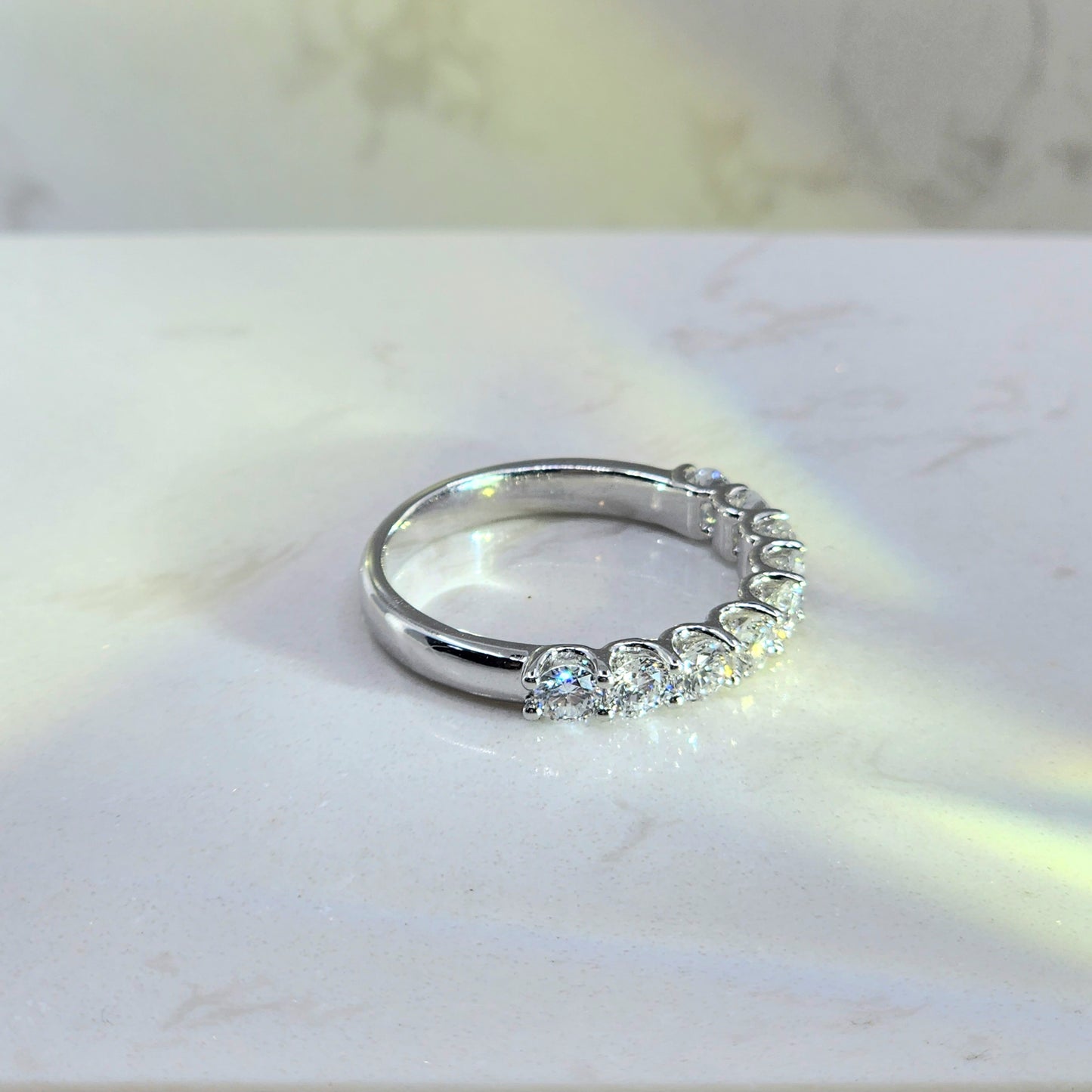 現貨 18K金 0.82ct (每粒0.09ct) 培育圓鑽U形爪線戒