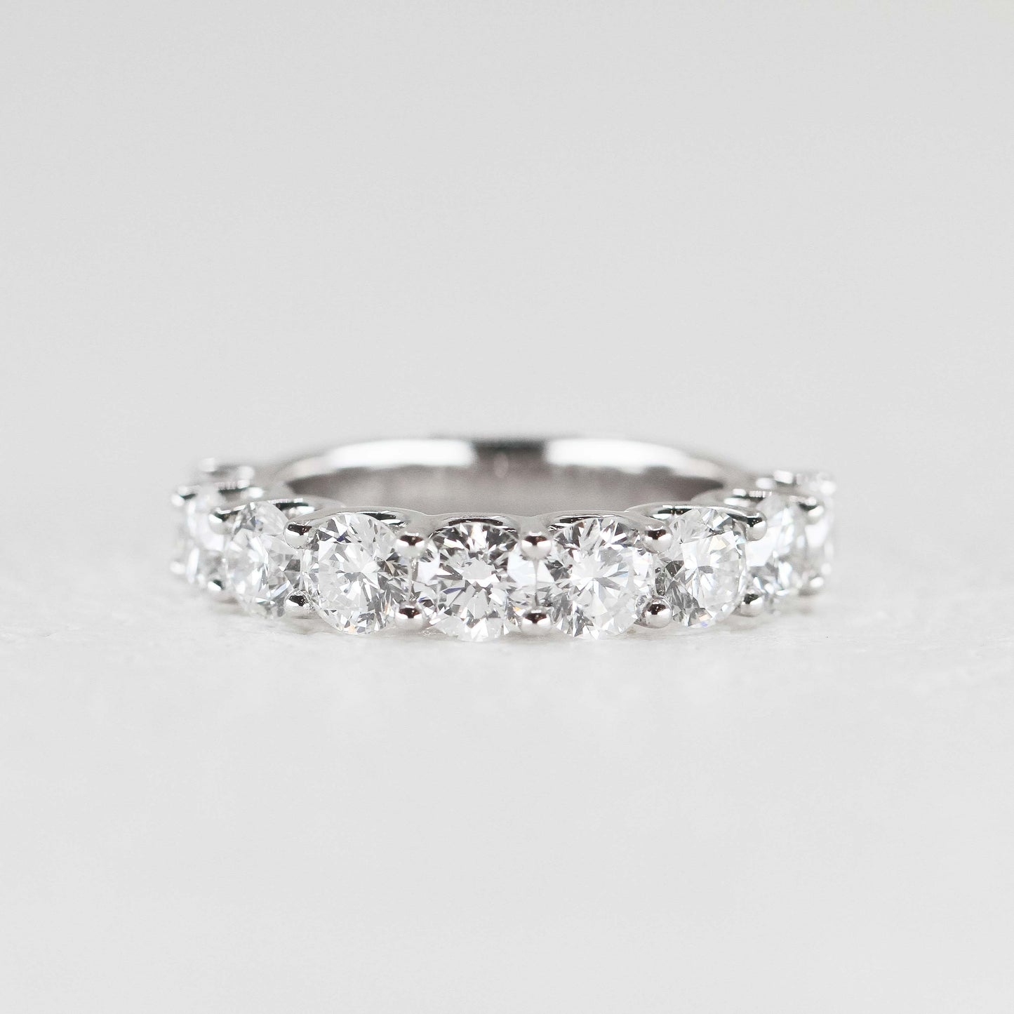 現貨 18K金 3.26ct (每粒0.36ct) 培育圓鑽U形爪線戒