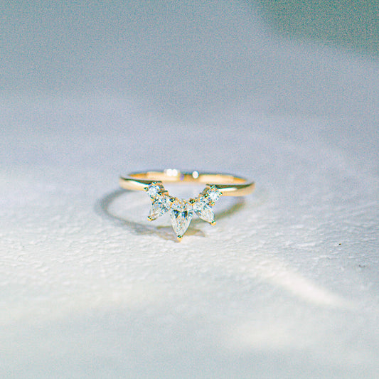 現貨 18K金 梨形培育鑽石半月戒指 TMLR1212