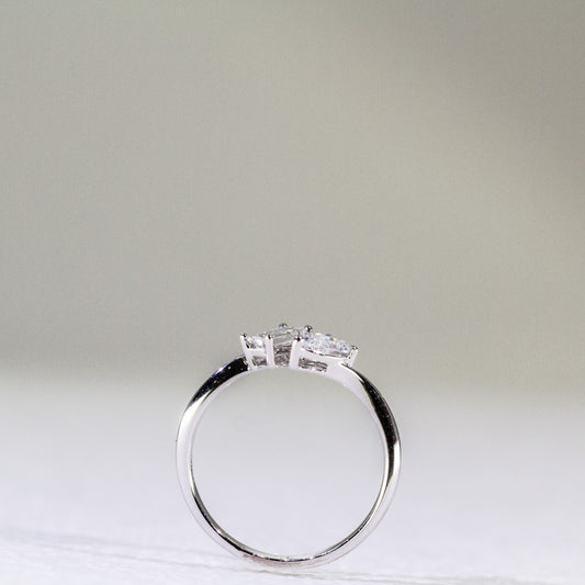 祖母綠形配梨形雙鑽戒指 (TMLR1219)