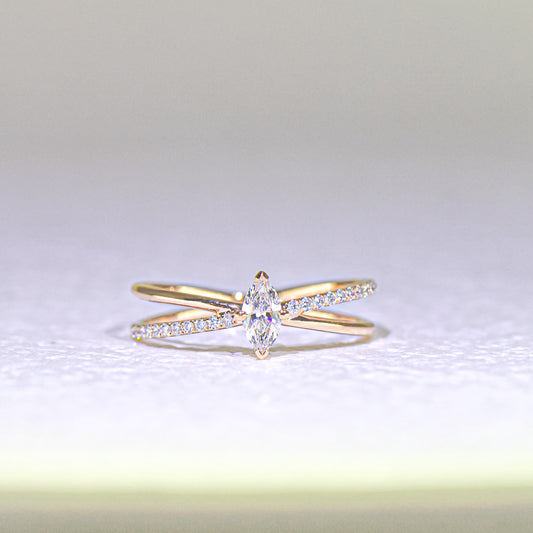 0.30ct馬眼形培育鑽石交叉戒指 (TMLR1205)