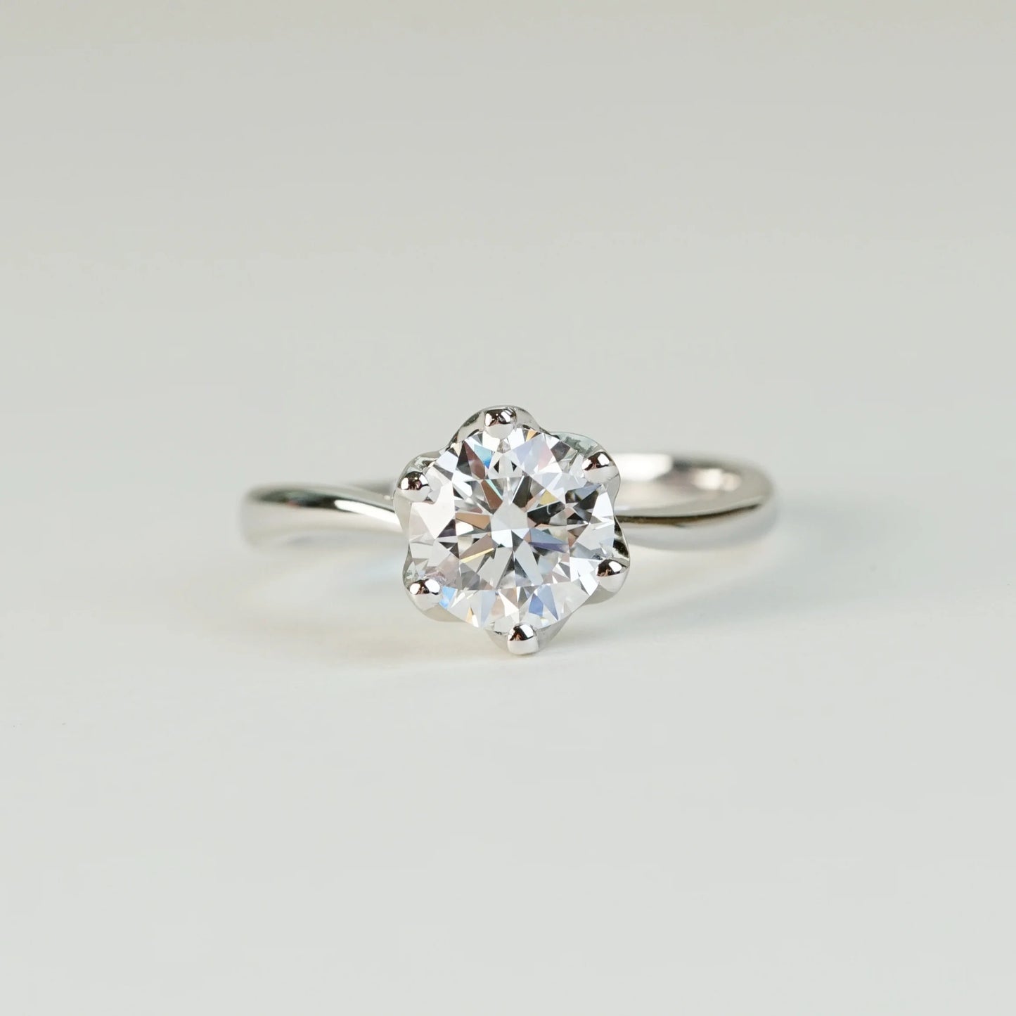 AMARYLLIS - Lab-Grown Diamond/ Gemstone Ring Setting - Twisted Band (18K Gold/ PT950) - TM0532
