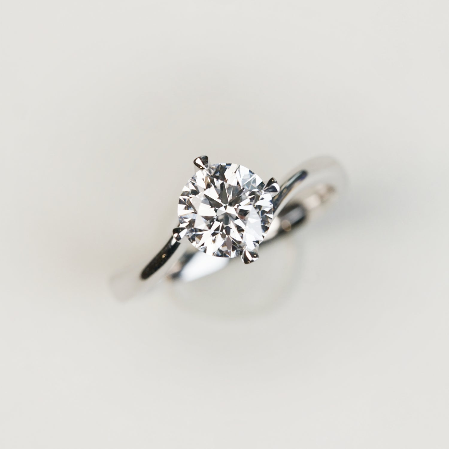 AALIYAH – Lab-Grown Diamond / Gemstone Ring Setting | Solitaire Twisted Band (18K Gold / PT950) - GD0029