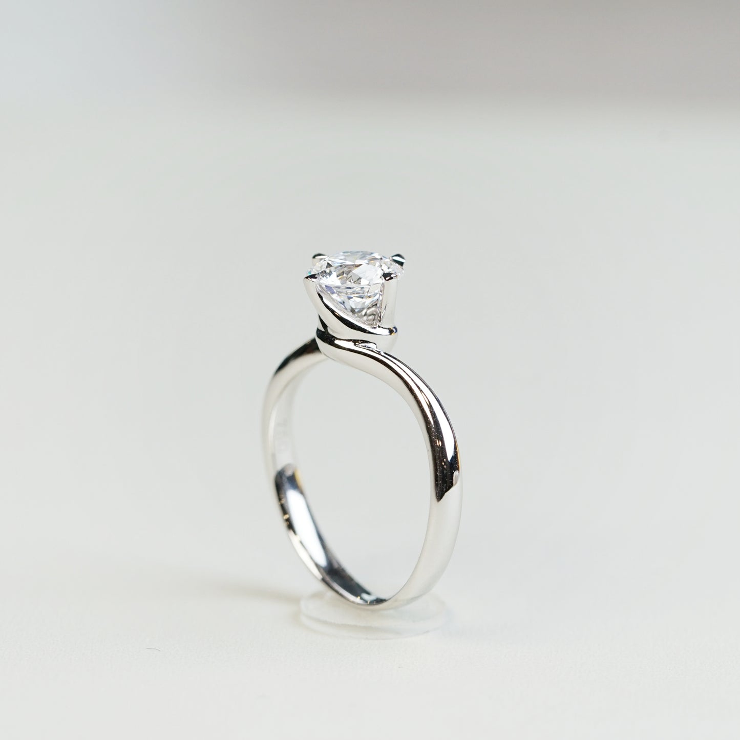 AALIYAH – Lab-Grown Diamond / Gemstone Ring Setting | Solitaire Twisted Band (18K Gold / PT950) - GD0029