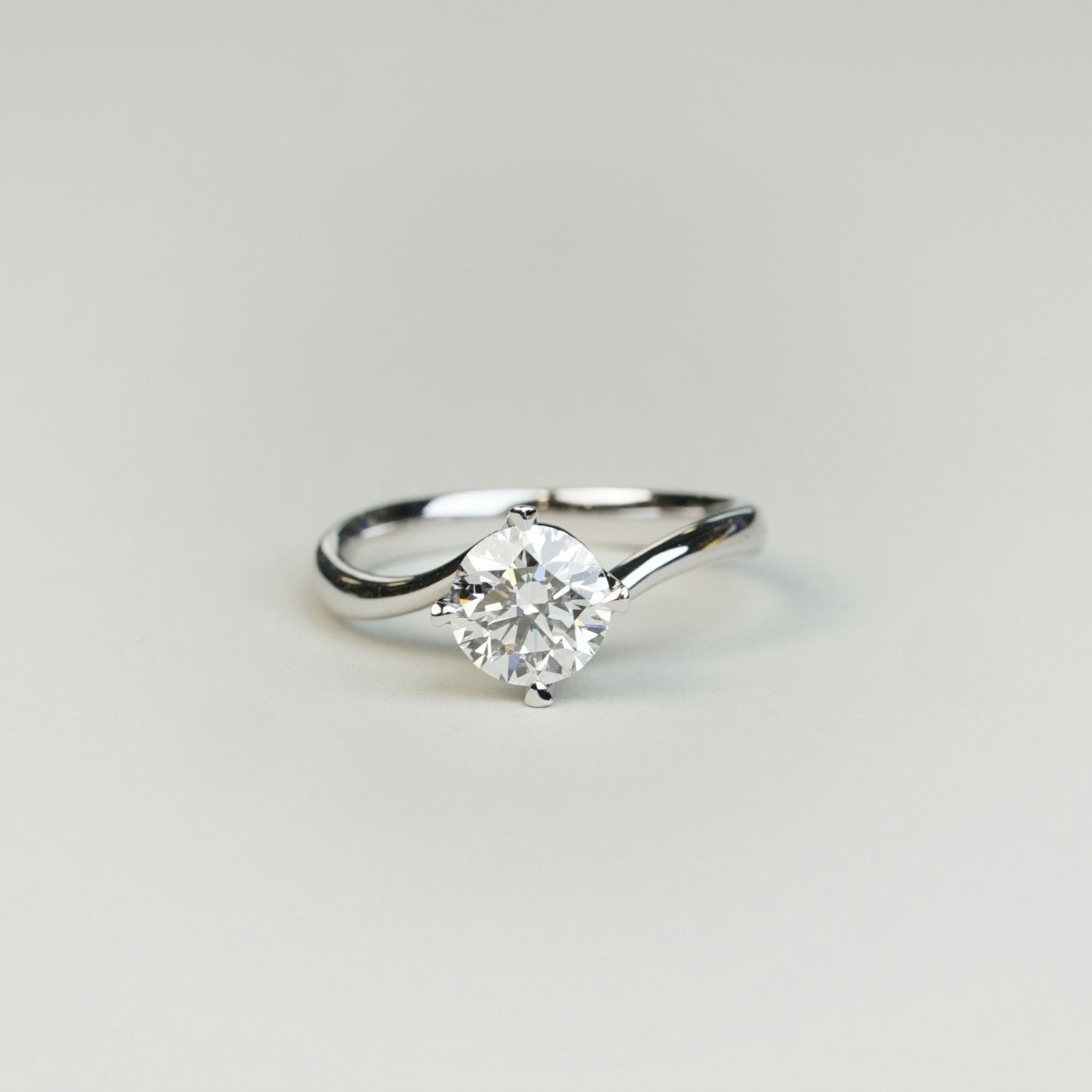 AALIYAH – Lab-Grown Diamond / Gemstone Ring Setting | Solitaire Twisted Band (18K Gold / PT950) - GD0029