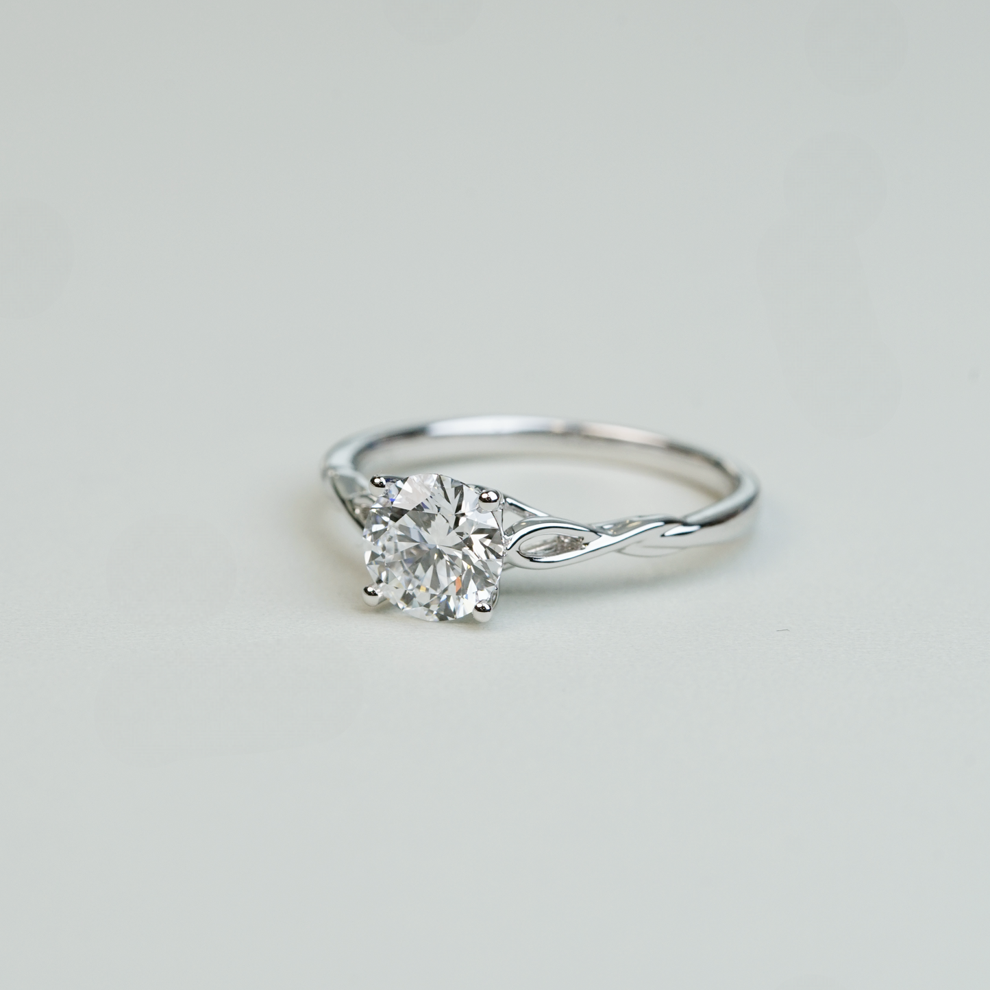 ROXANNE 培育鑽石戒指托｜編織式交錯戒臂設計（18K 金／鉑金）– TM0809