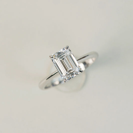 AGNES 祖母綠形培育鑽石戒指托 | 經典四爪漸細戒圈配鑲鑽底托 (18K金/鉑金) - TM0131EMHH