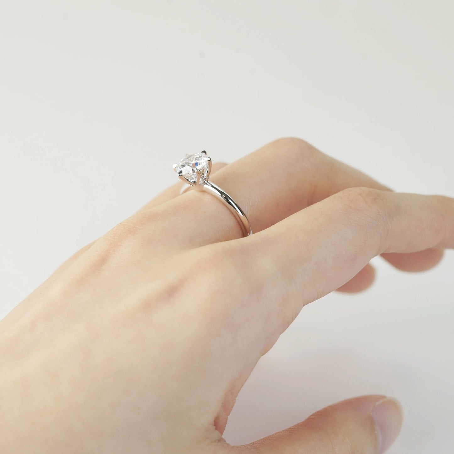 ARIA - Lab-Grown Diamond / Gemstone Solitaire Ring Setting (18K Gold / Platinum) – R24817RD