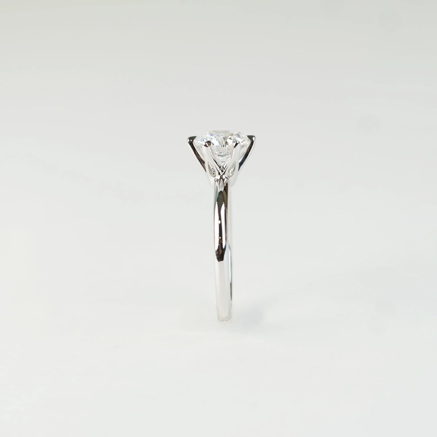 ARIA - Lab-Grown Diamond / Gemstone Solitaire Ring Setting (18K Gold / Platinum) – R24817RD