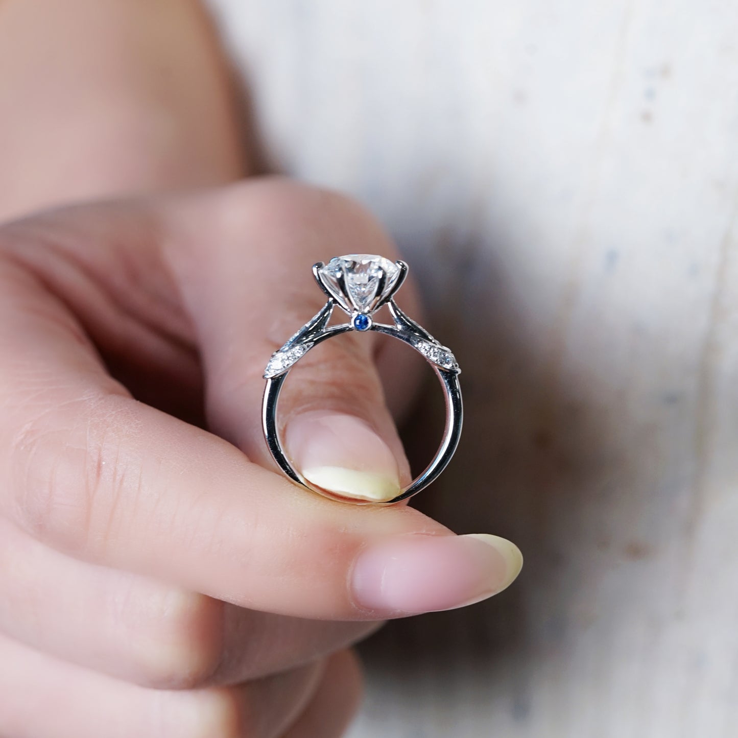 ELMA 培育鑽石戒指托｜密釘鑲鑽戒圈配隱藏紅寶石（18K 金／鉑金）– TM0351