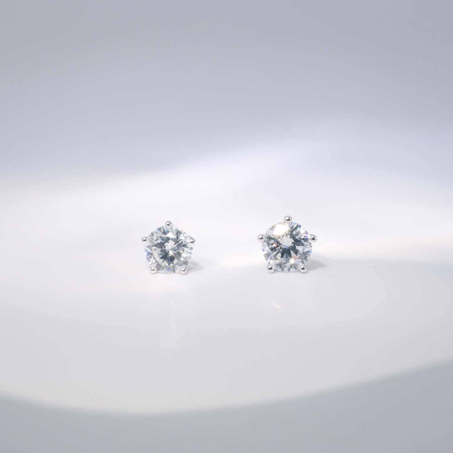 [In Stock] 2ct Round Brilliant Lab-Grown Diamond Stud Earrings in 18K White Gold (IGI Report) | D VVS2 Ideal Ex Ex | 5-Prong | FME2012