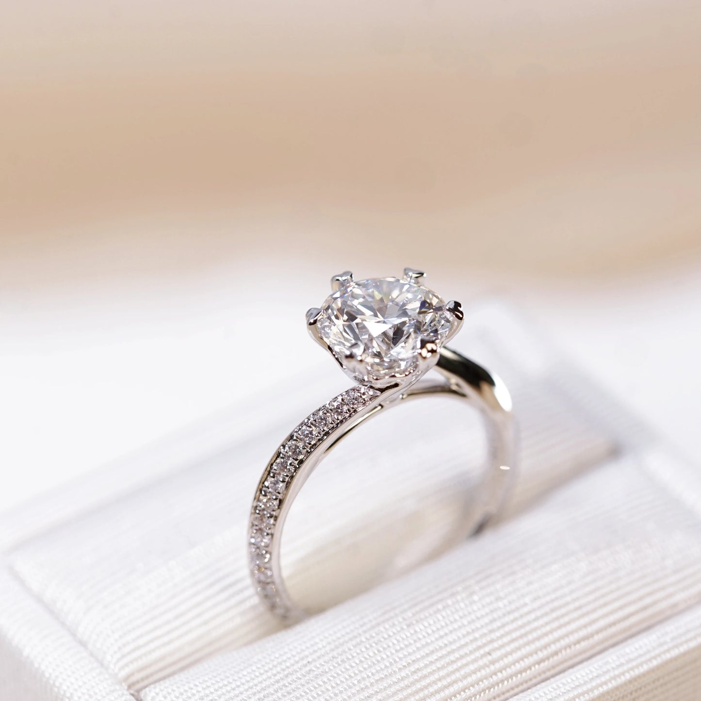 ALBERTA 培育鑽石戒指托 | 六爪心形橫樑扭臂排鑽戒圈 (18K金/鉑金) - TM0057MLS