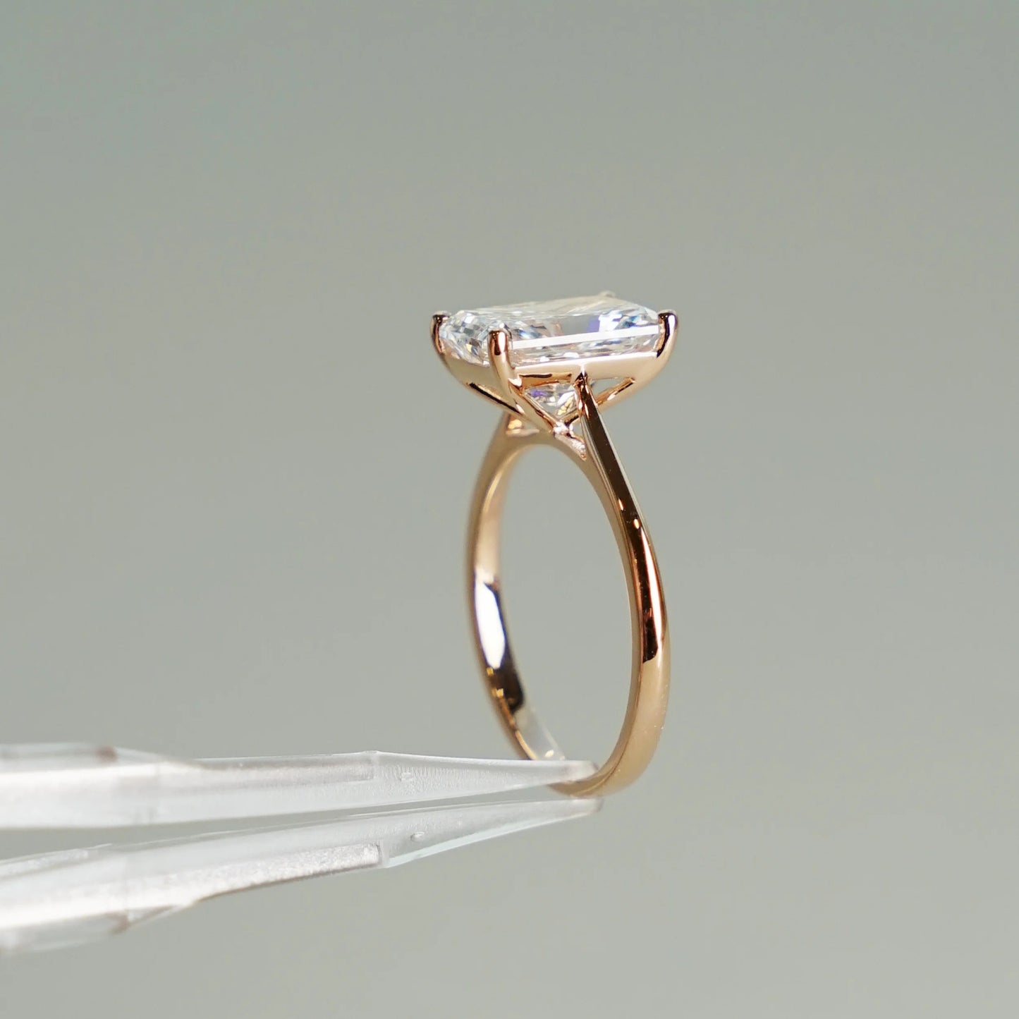 ADRAS 雷地恩形培育鑽石戒指托 | 經典四爪單鑽漸細戒圈 (18K金/鉑金) - GD0051RA