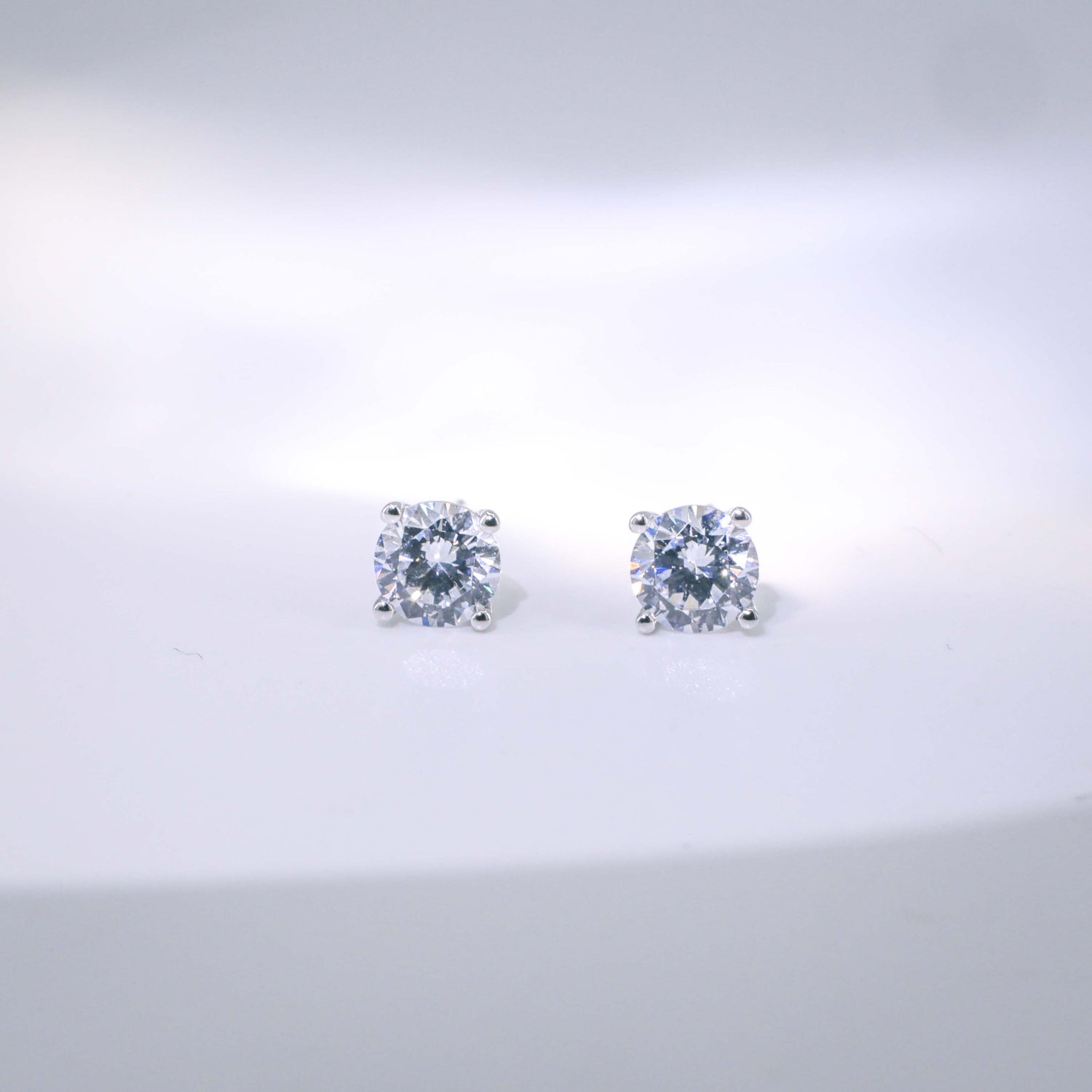 現貨 18K白金 1.4ct 圓形培育鑽石耳環（附IGI證書）｜D VVS2 Ideal Ex Ex 頂級之選 ｜ FME2010（四爪）