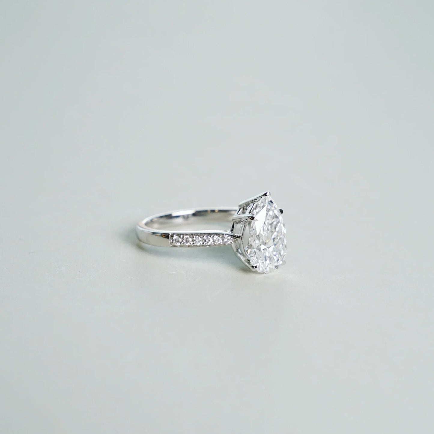 MAPLE - Pear-Cut Lab-Grown Diamond / Gemstone Pavé Ring Setting (18K Gold / Platinum) - TMRA1130PE