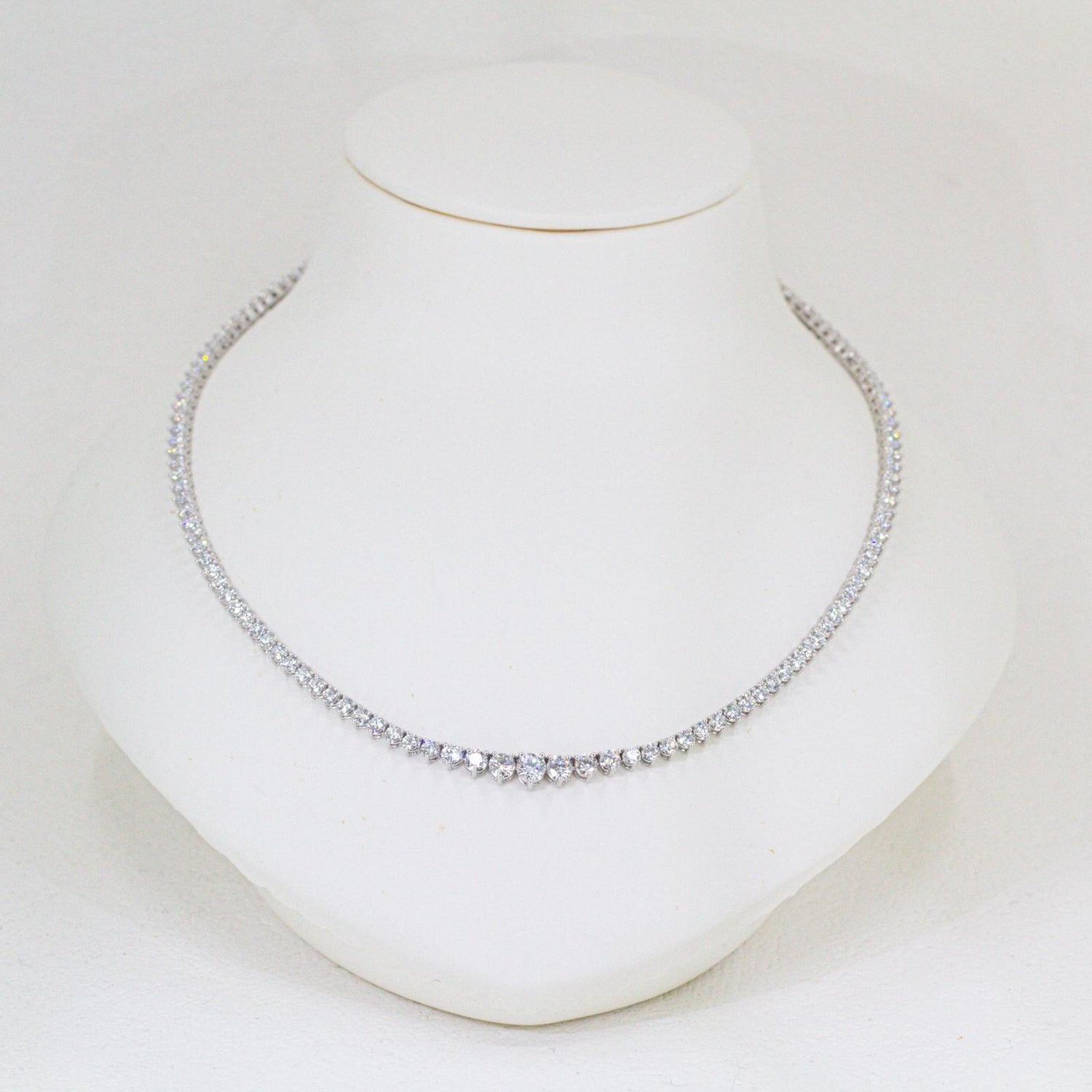 18K金圓形培育鑽石網球頸鏈 | D-F VVS-VS | 經典三爪 | <總數 12.00ct+>