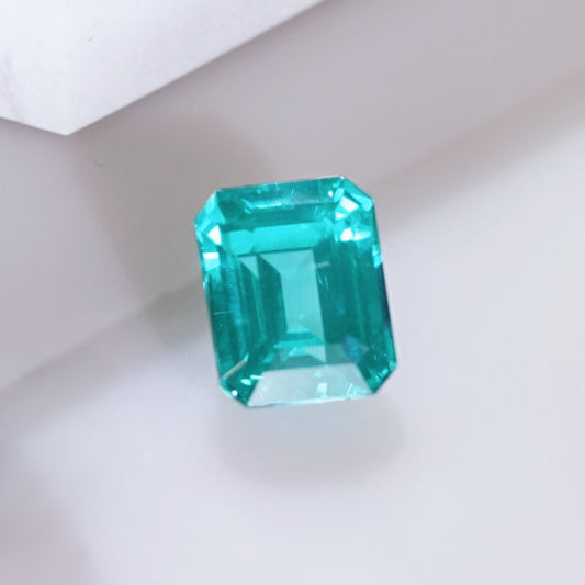 2.65cts 現貨帕拉伊巴色調培育石榴石 - 祖母綠形