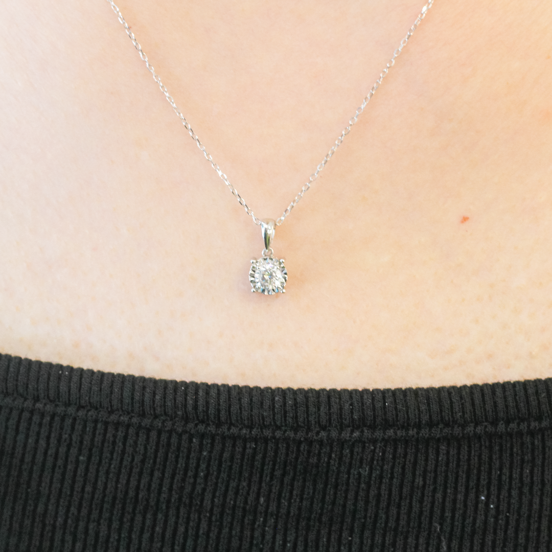 18K Gold Lab-Grown Diamond Pendant Setting | Classic 4-Prong Drop-Set Solitaire with Tapered Bail | GDP2002