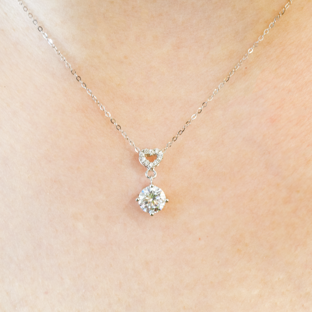 18K Gold Lab-Grown Diamond Pendant Setting | Heart Connector Drop Design | GDP2003