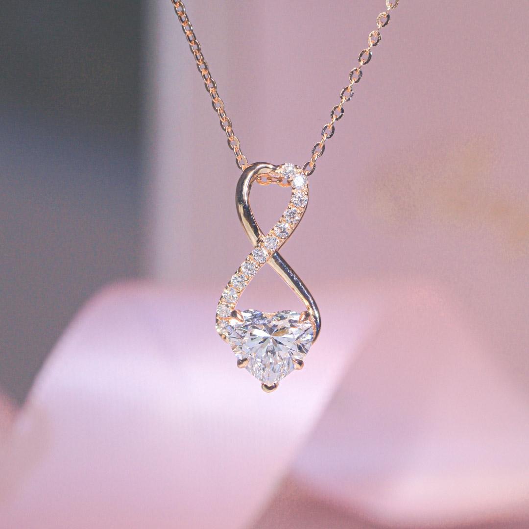 18K Gold Heart-shaped Lab-Grown Diamond Pendant Setting | Infinity Twist Drop Design | GDP2020HT