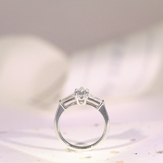 現貨 1.03cts 梨形培育鑽石戒指 (CLAIRE - R24803PEA)