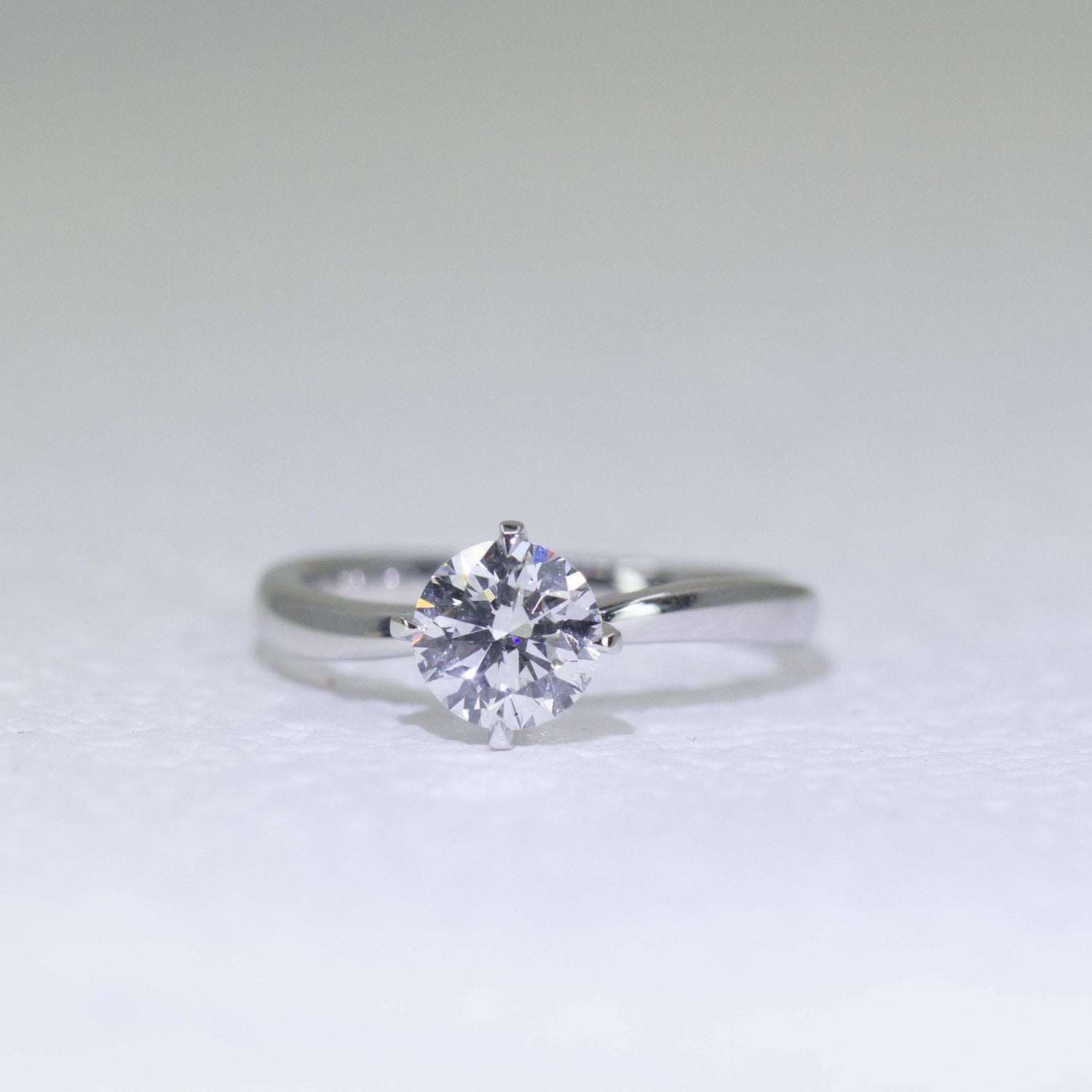 HERMOSA - Lab-Grown Diamond / Gemstone Ring Setting | Twisted Band Solitaire (18K Gold / Platinum) - R24812RD