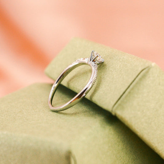 In-Stock 18K 0.31cts Round Shape Lab Grown Diamond Ring (ASHER – SGK1114)