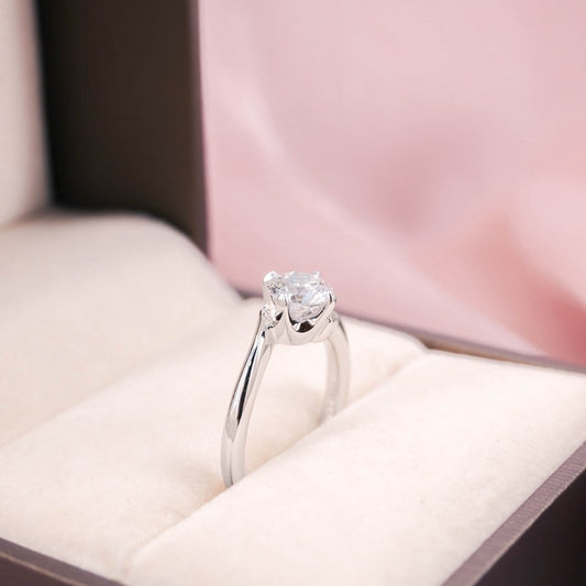 In-Stock PT950 1.59cts Round Shape Lab Grown Diamond Ring (ACCALIA – SGQ3073)