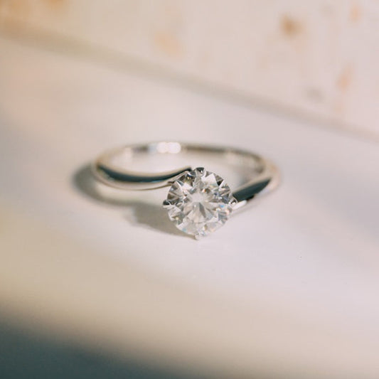 In-Stock PT950 1.59cts Round Shape Lab Grown Diamond Ring (ACCALIA – SGQ3073)