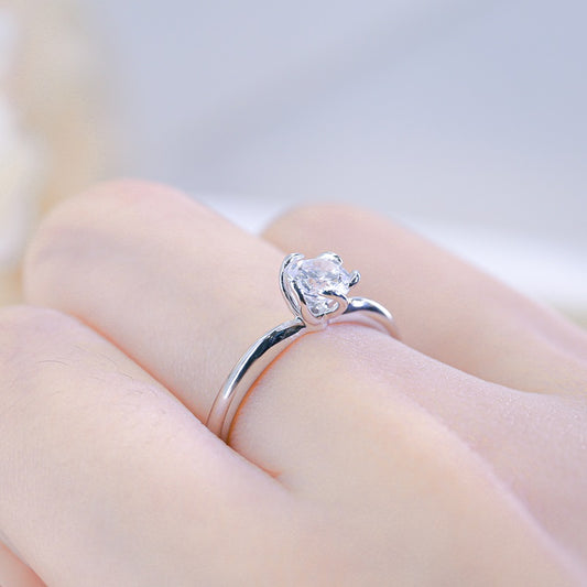 0.50ct 圓形培育鑽石戒指 - 18K白金（附 IGI 證書）｜花瓣造型底托戒圈｜CLORIS - SGQ3546｜現貨款