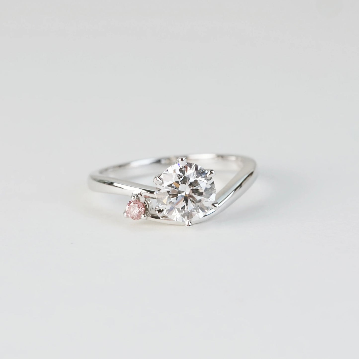 FREYA - Lab-Grown Diamond / Gemstone Ring Setting | Curved Band with Accented Pink Lab Diamond (18K Gold / Platinum) - SGZ3010
