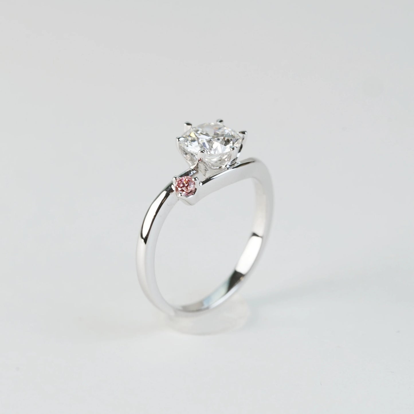 FREYA - Lab-Grown Diamond / Gemstone Ring Setting | Curved Band with Accented Pink Lab Diamond (18K Gold / Platinum) - SGZ3010