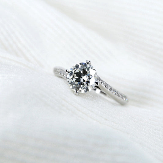 In-Stock PT950 1.51cts Round Shape Lab Grown Diamond Ring (ALBERTA – TM0057ML)