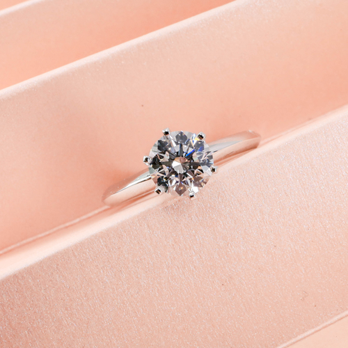 In-Stock 18K 1.51cts Round Shape Lab Grown Diamond Ring (ERASTO – TM0091)