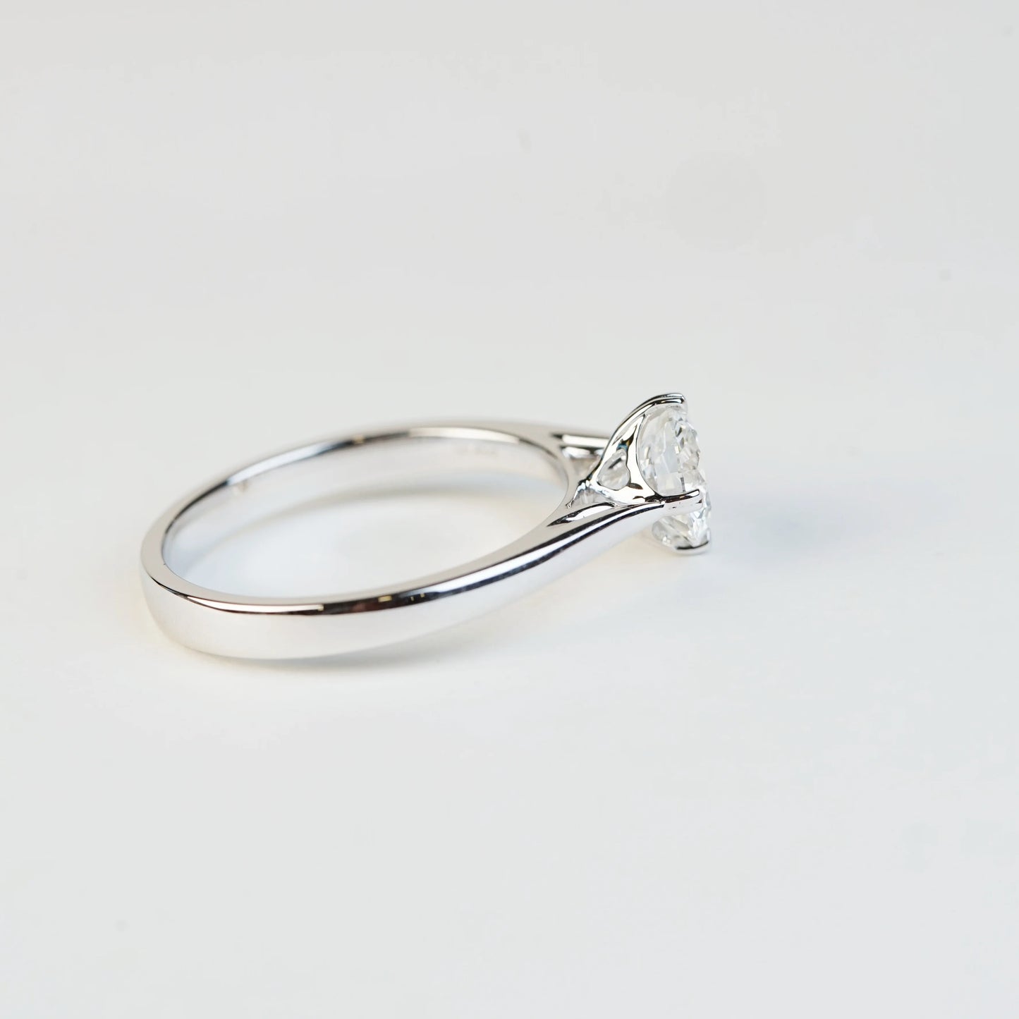 ALDAVA - Lab-Grown Diamond / Gemstone Ring Setting | Hidden Wings Tapered Band (18K Gold / PT950) - TM0102