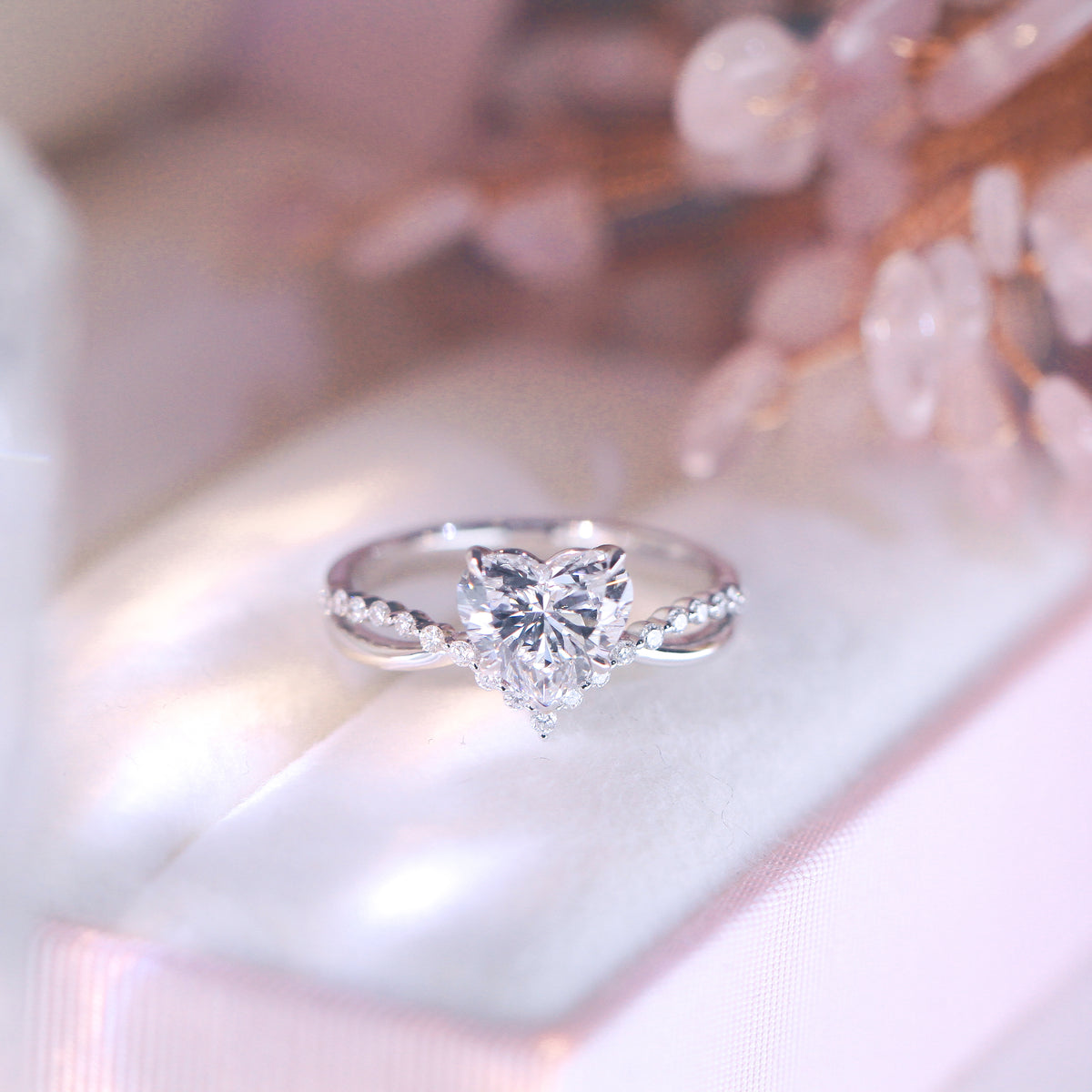 1.57ct 心形培育鑽石戒指 - PT950（附 IGI 證書）｜V形鋪鑽戒圈｜PRINCESS - TM0305HT｜現貨款