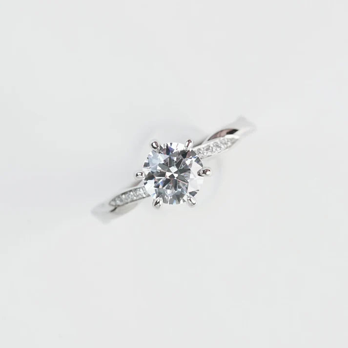 現貨 18K白金 1.03cts 圓形培育鑽石戒指 (GISELLE – TM0336)