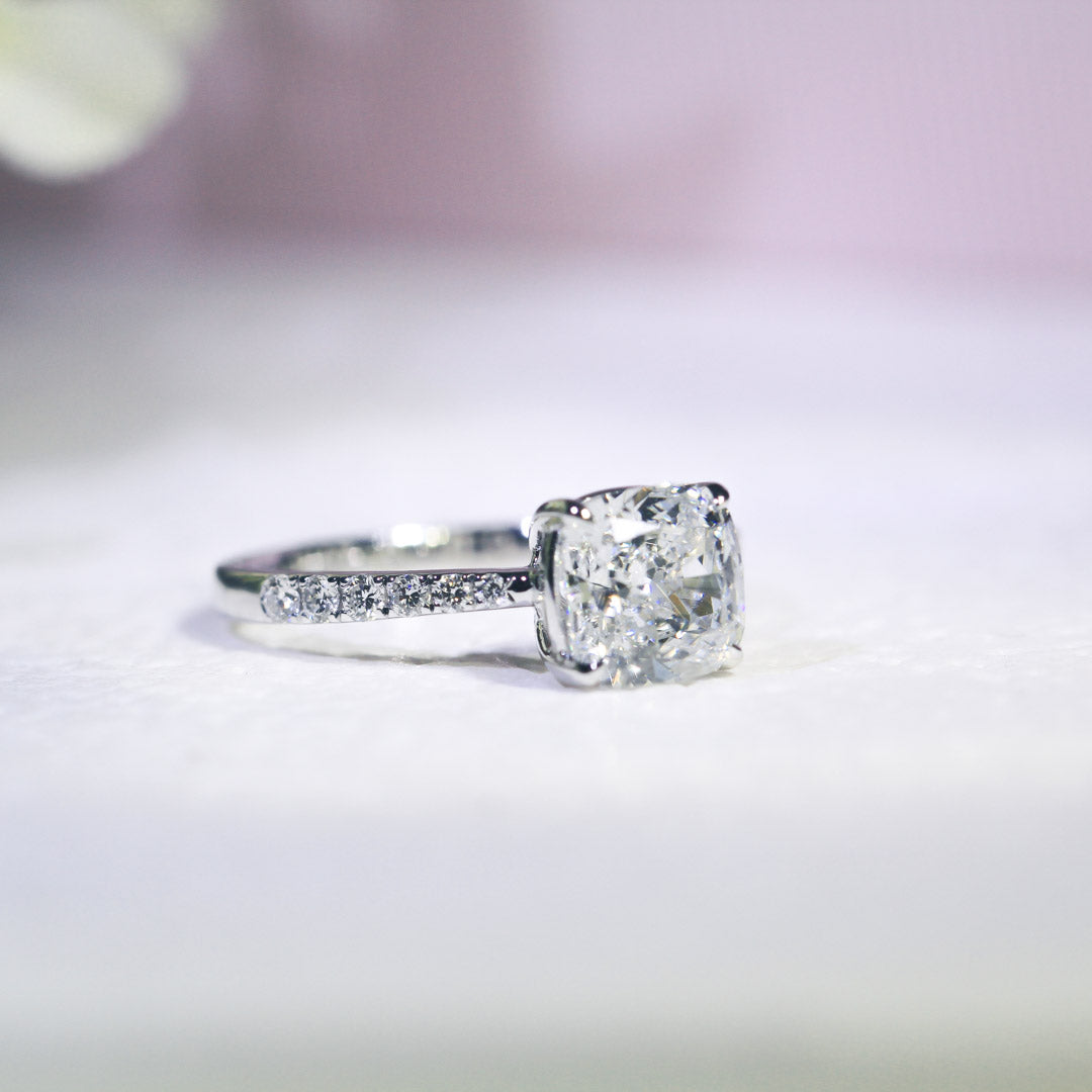 BASIA - Cushion-cut Lab-Grown Diamond/ Gemstone Pavé Ring Setting (18K Gold/ PT950) - TM0923CU