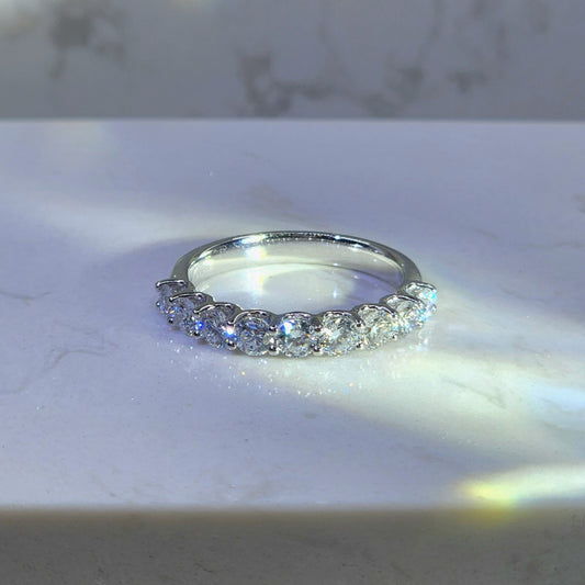 In-Stock 0.10ct Round Lab Grown Diamonds U-Prong Anniversary Ring (TM1163-010)