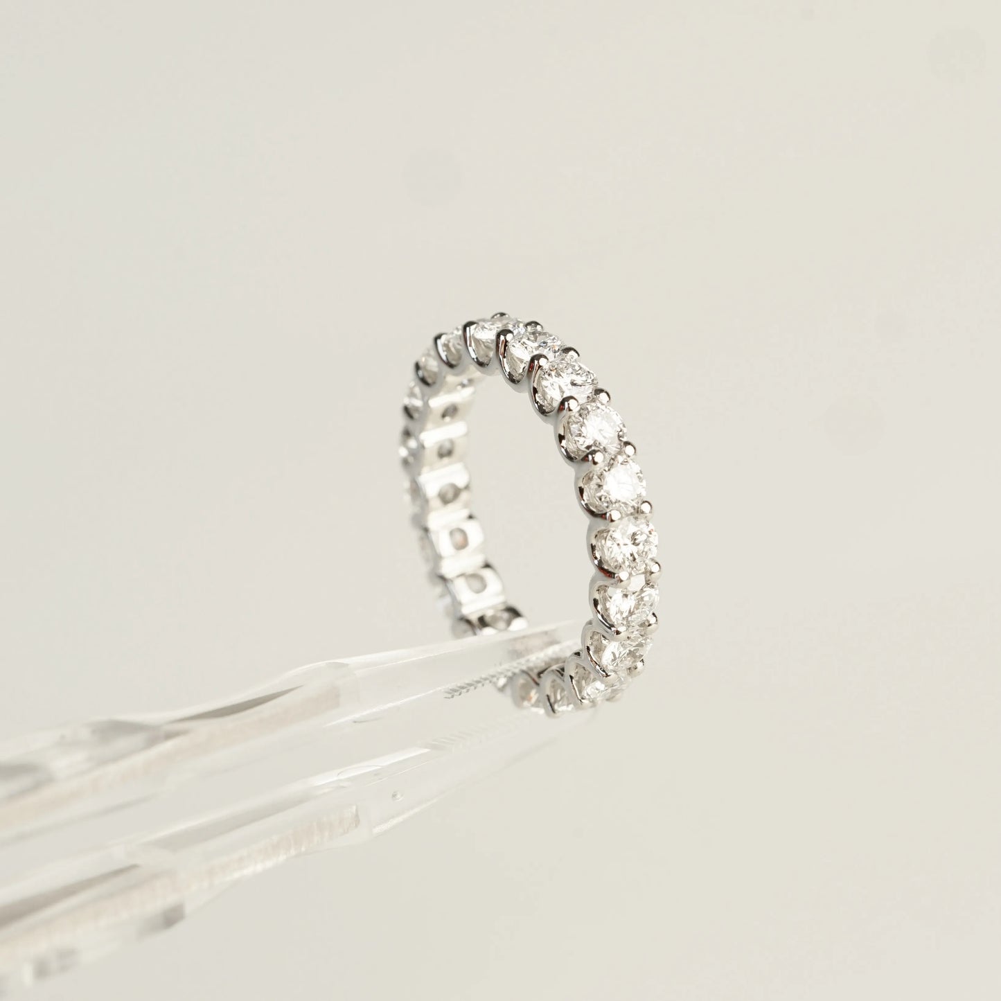 [In Stock 2.344ct Round Brilliant Lab-Grown Diamond Full Eternity Ring in PT950 (~0.11ct each)